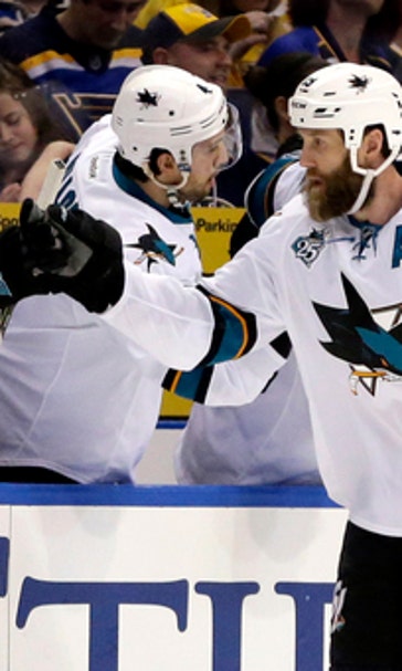 Donskoi, Thornton score in 2nd to lead Sharks over Blues 3-1
